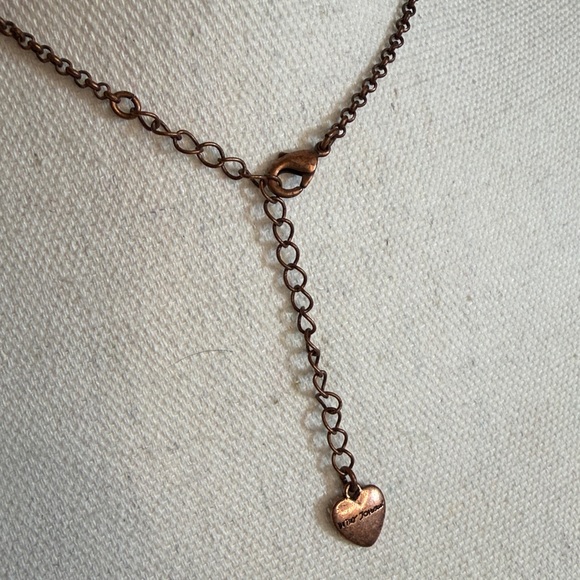 BETSEY JOHNSON WINGED HEART NECKLACE “LOVE” SPELLOUT COPPER CRYSTAL PAVE 18” EUC - Picture 6 of 12